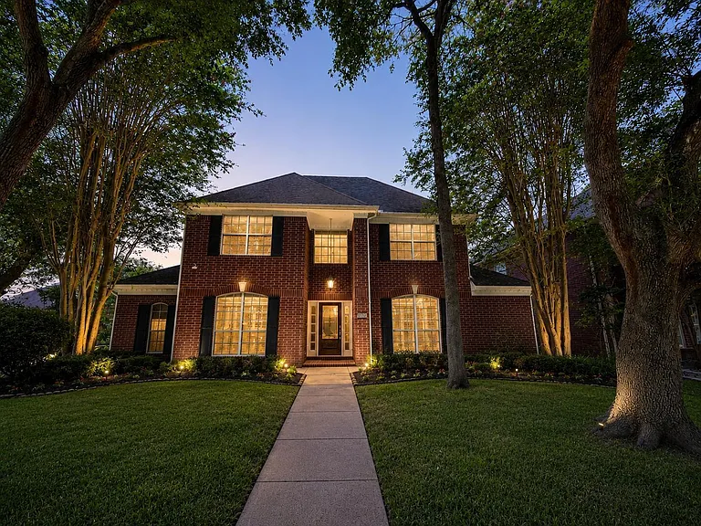 1103 Glendale Dr — Photo 1