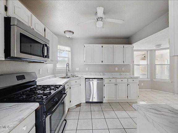 3rd image of 4237 Loma Rosada Dr