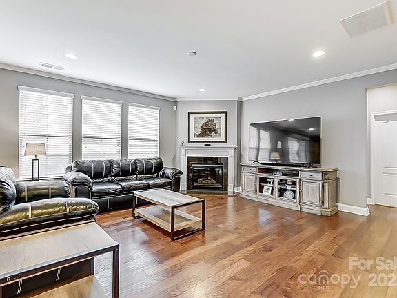 3rd image of 7006 Garden Hill Dr