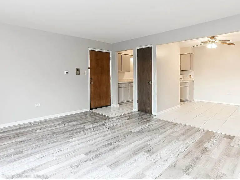 10701 S Keating Ave #3D — Photo 3