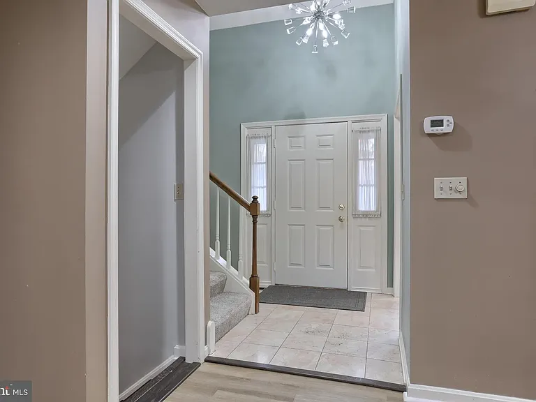 1127 Wicklow Ct — Photo 33