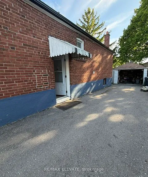 8 Balaclava Dr #BASEMENT — Photo 1