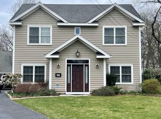 699 Eastern Ct, Ridgewood, NJ 07450