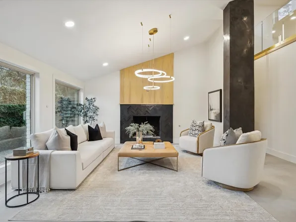 3210 Freshmeadows Dr, Houston, TX 77063