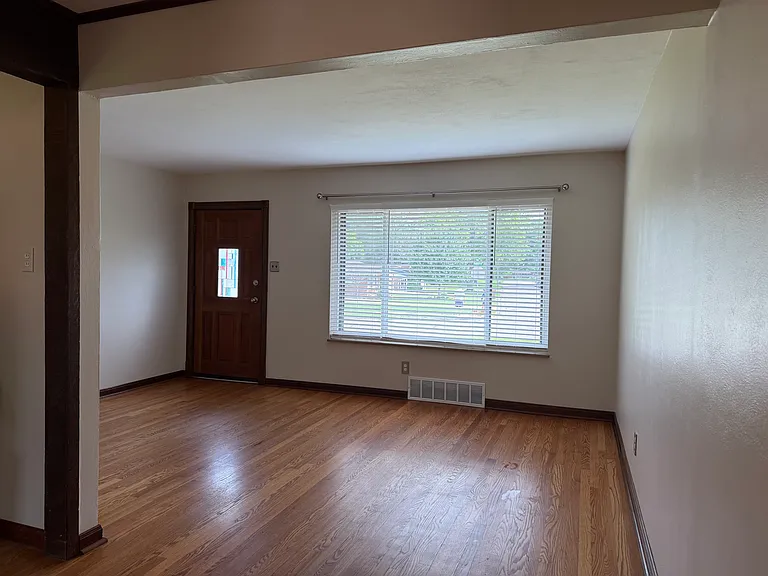 551 Rayburn Ave — Photo 9