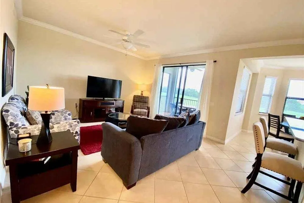 2 bed, 1156 sqft, $2,195 — Photo 2