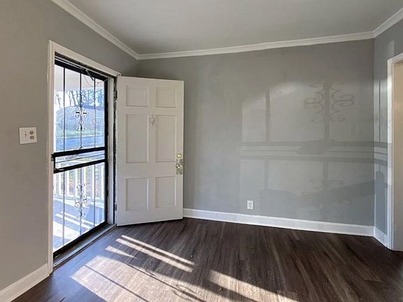 5th image of 3558 Rockwood Ave
