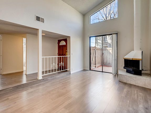4th image of 6740 Encino Ave Unit 1