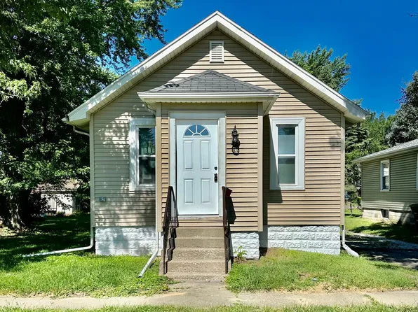 850 Water St, Hobart, IN 46342