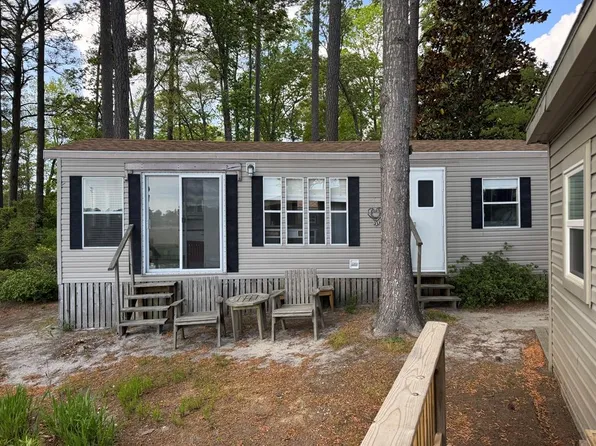 35015 Maple Ct, Horntown, VA 23395