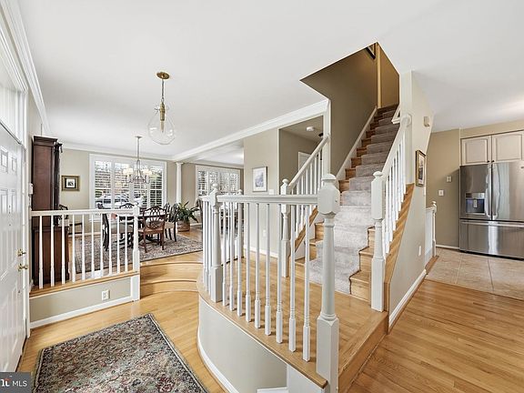 3rd image of 6127 Donival Sq