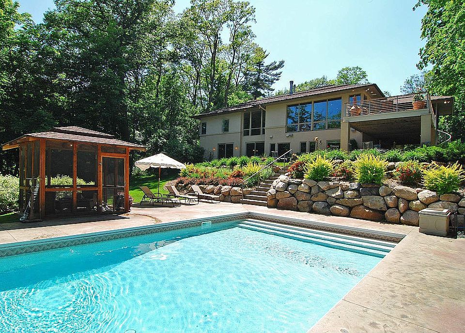 Casual Elegance At Its Finest