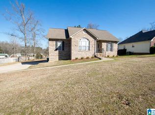 1022 Oak Valley Dr, Leeds, AL 35094