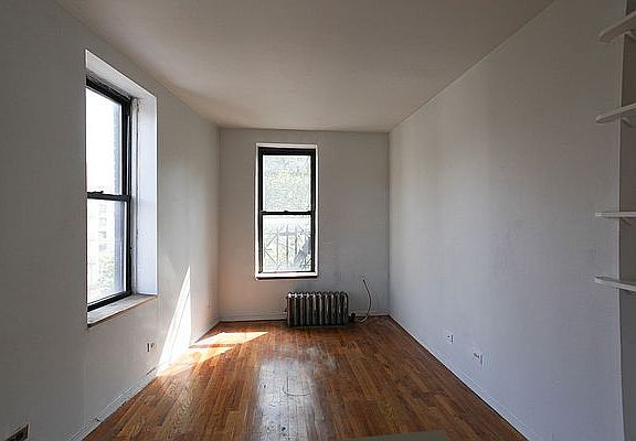 3rd image of 213 6th Ave #16