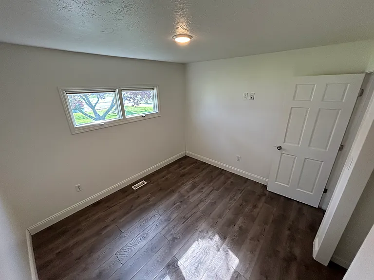 1882 Paul Dr — Photo 20