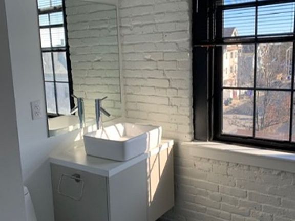 4th image of 40 Sprague St Unit 304