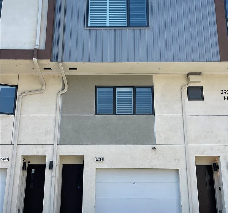 2924 Rowena Ave #8