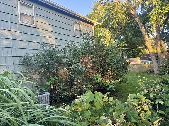 4th image of 9257 Wedd St
