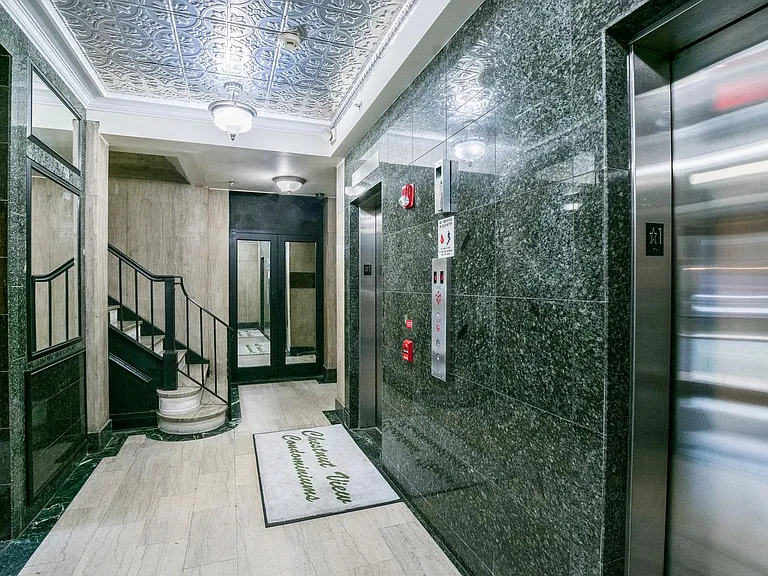 1939 Chestnut St #3B — Photo 13