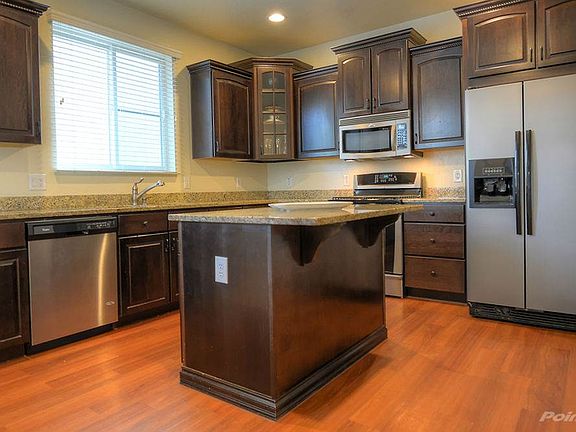005 Kitchen