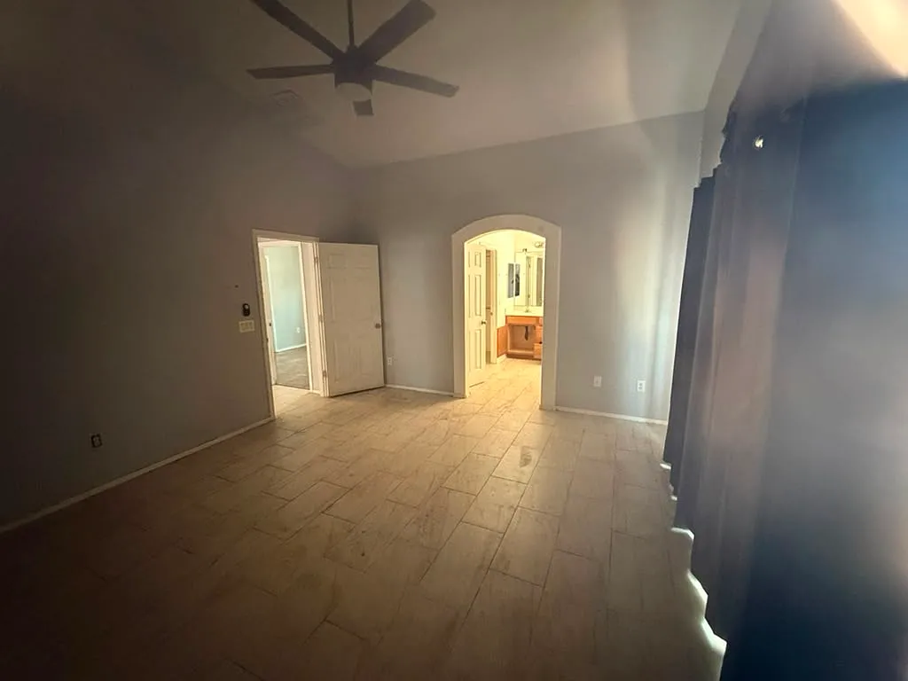 4 bed, 1875 sqft, $2,300 — Photo 4