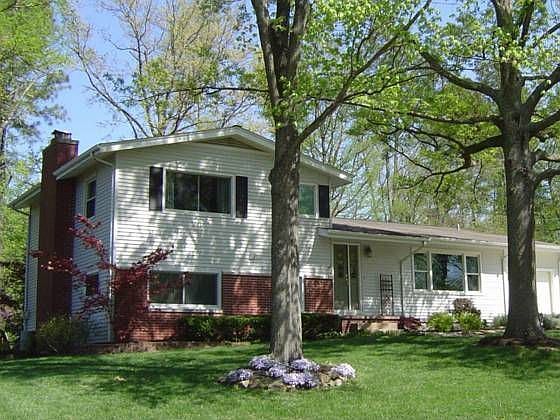 1st image of 1005 S Briarwood Dr