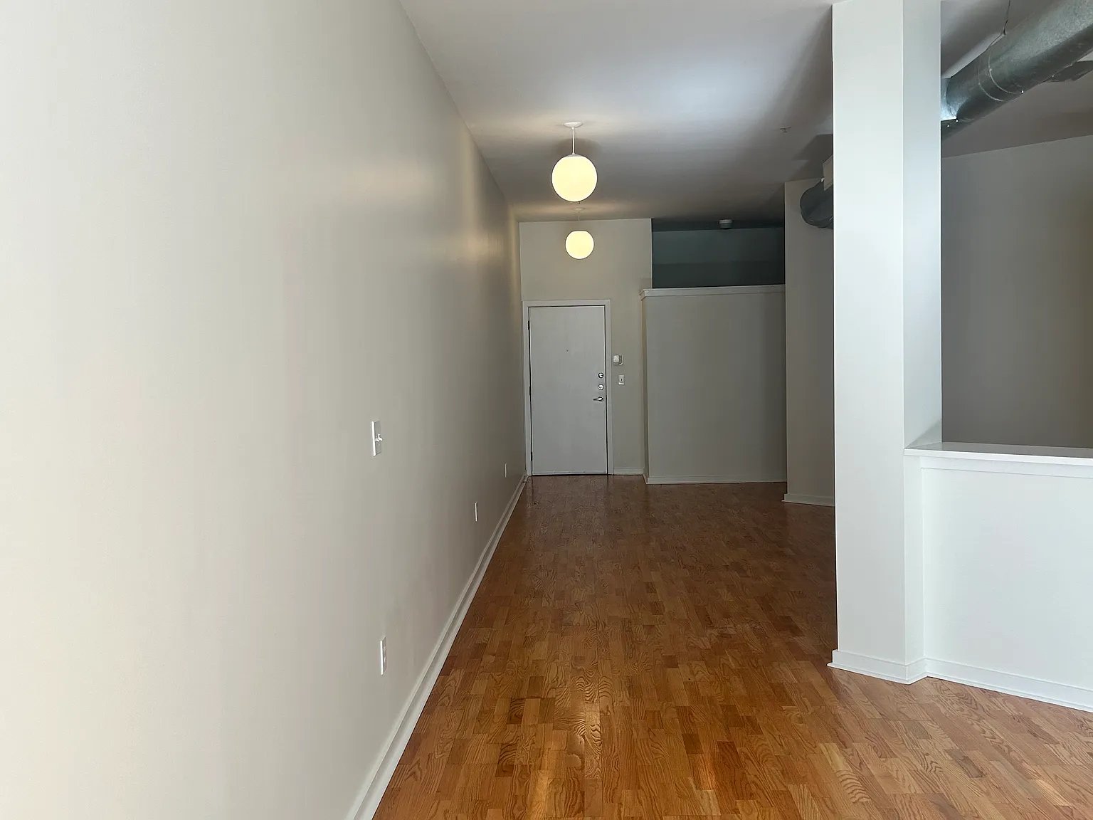 1 bed, 1094 sqft, $1,950 — Photo 3