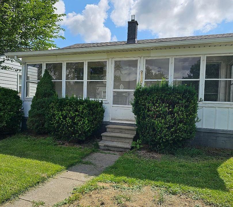 1st image of 21182 La Salle Blvd