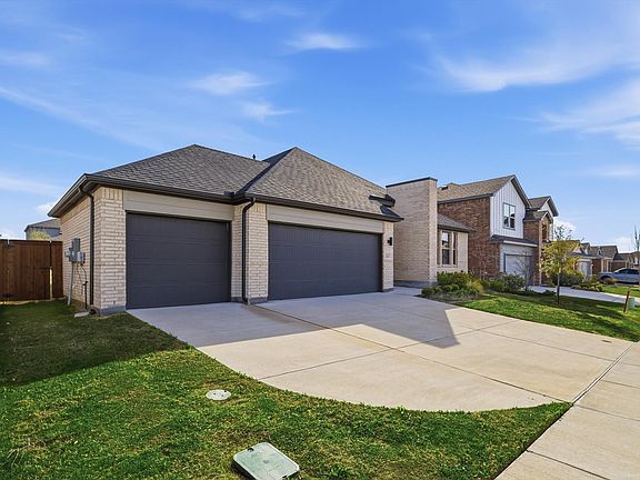 3rd image of 1212 Nuevo Rancho Ln