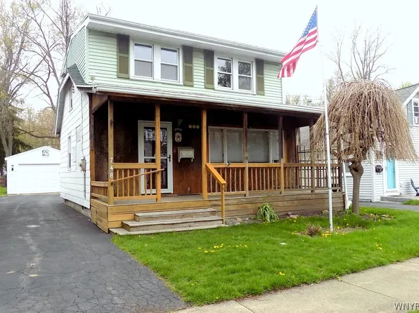 748 E Robinson St, North Tonawanda, NY 14120