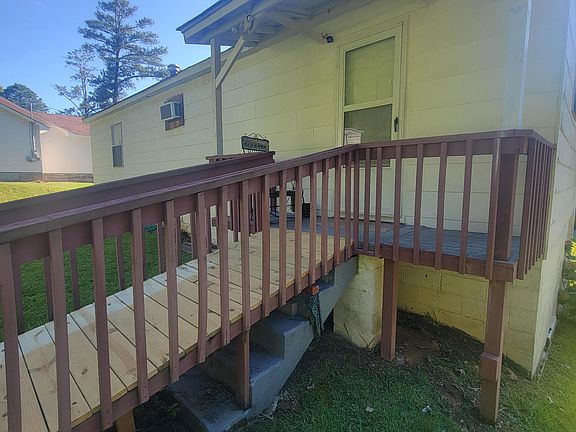 4th image of 939 Bishop St