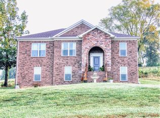 960 Baker Rd, Columbia, TN 38401