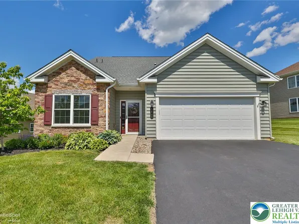 5424 Traditions Dr, Coopersburg, PA 18036