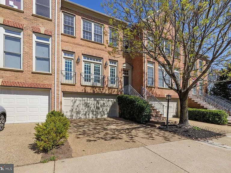 1813 Dawson St — Photo 2