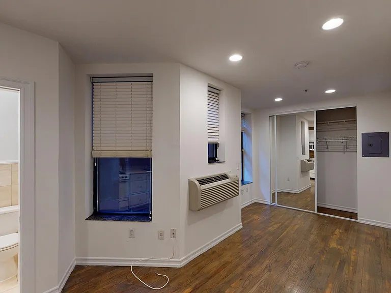 72 Hudson St #1C — Photo 22