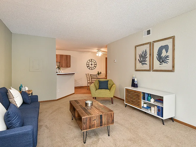 Westwind Apartments — Photo 8