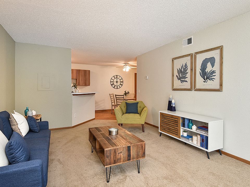 1st image of 275 Shelard Pkwy APT 309