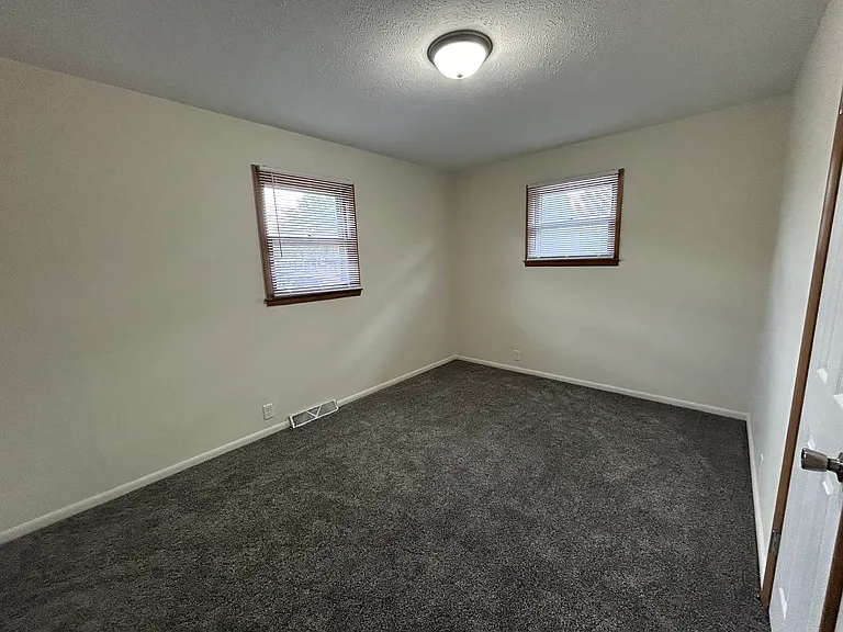 333 Rahm St #333 — Photo 7