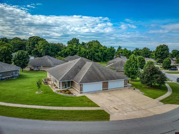 1526 Meadowhill Dr, Mountain Home, AR 72653