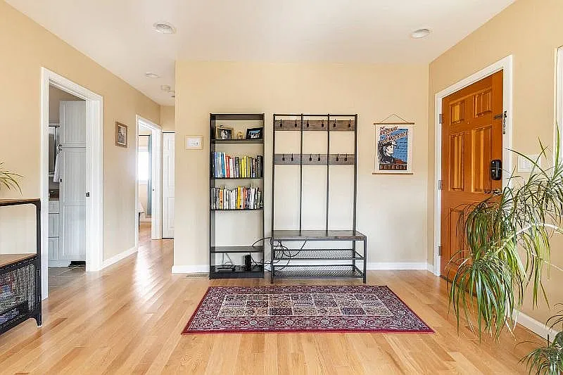 2 bed, 950 sqft, $3,000 — Photo 3