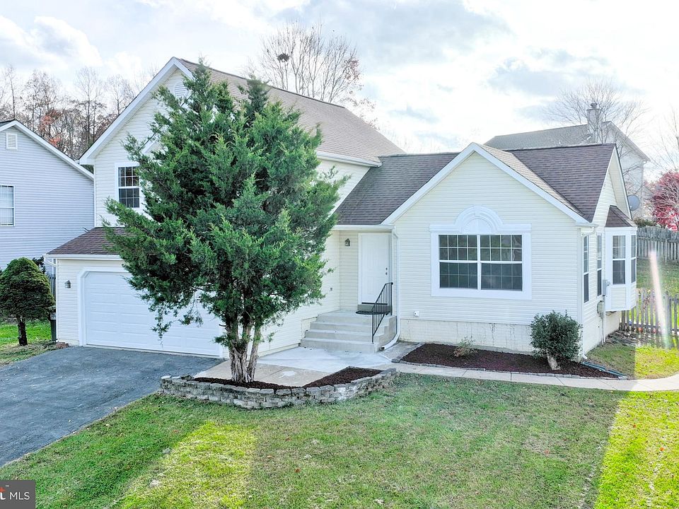 1st image of 37 Thornberry Ln
