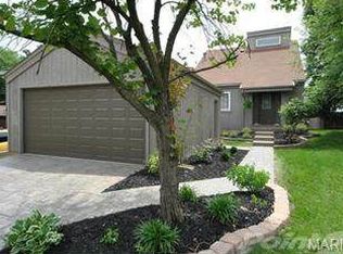 1562 Beacon Woods Ct, Ballwin, MO
