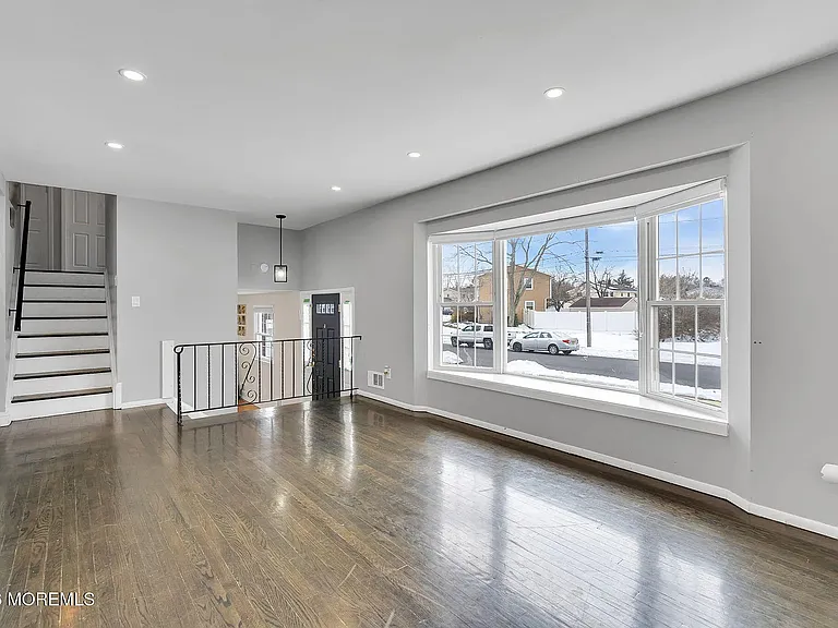 9 Chatham Dr — Photo 9
