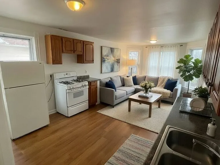 1201 Hagerer St. (4 Unit) — Photo 1