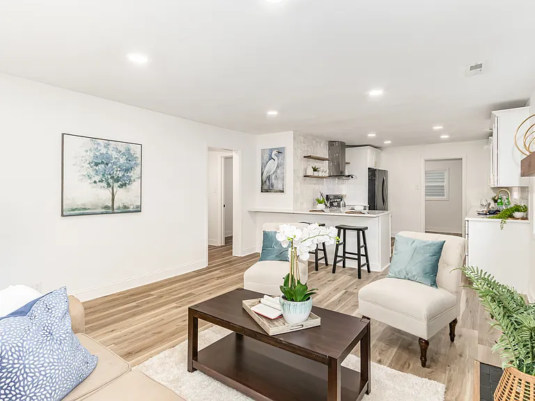 209 E Lavender Ave — Photo 12