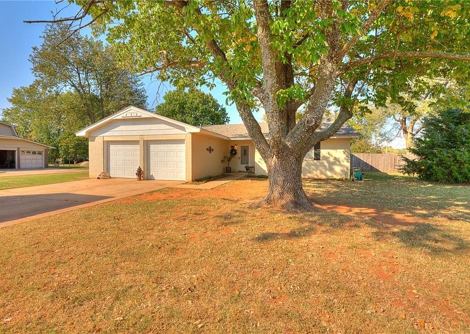 1st image of 437 E Mohr Ln