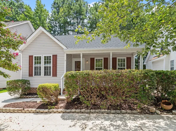 109 Cross Hill Ln, Holly Springs, NC 27540