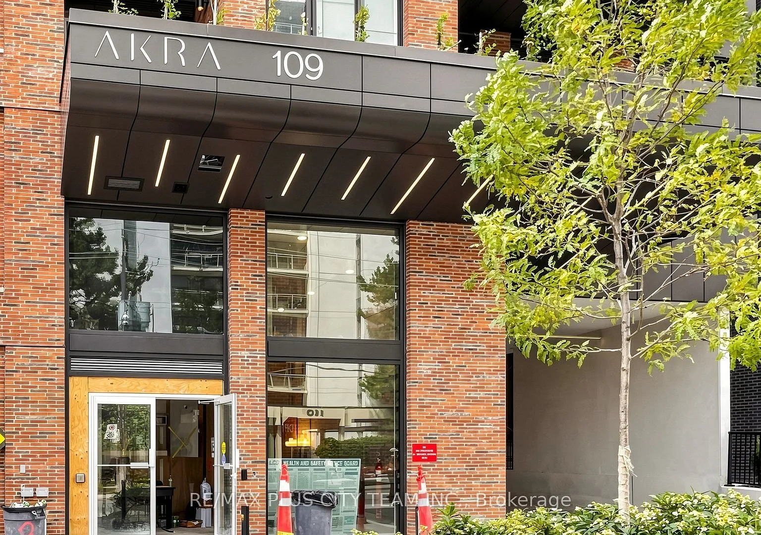 2 bed, $2,554 — Photo 2