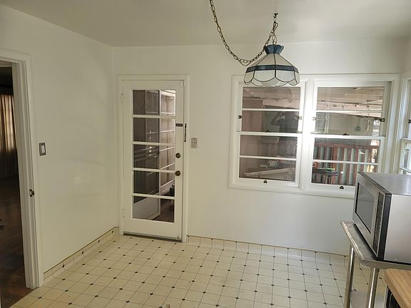 5th image of 130 Harold Ave