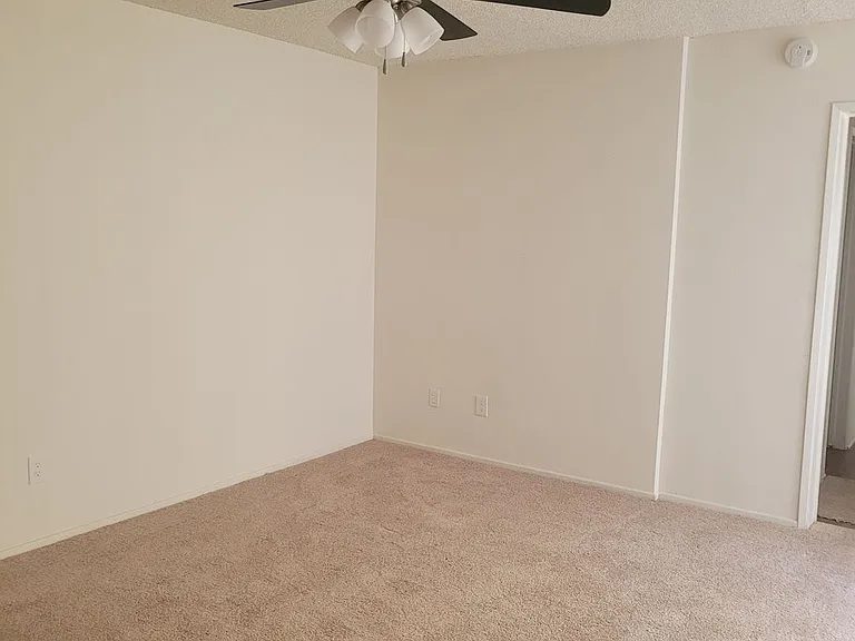 100 - Kimberly Apartments — Photo 12